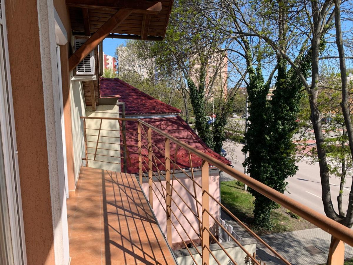 INDI Apartman Siófok Bagian luar foto